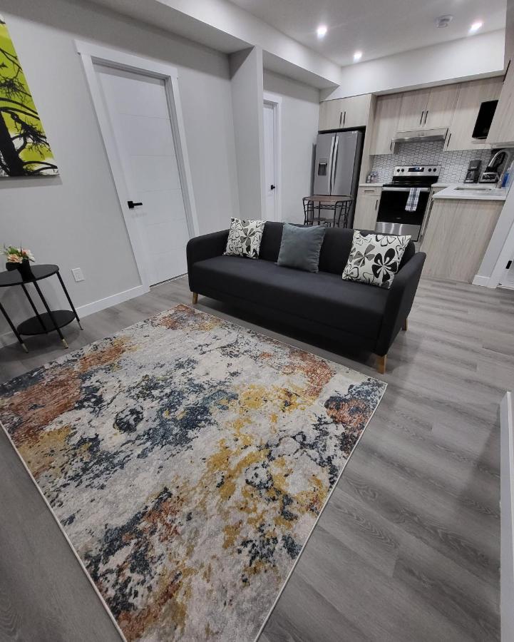 Luxury Suite In Calgary Nw Extérieur photo