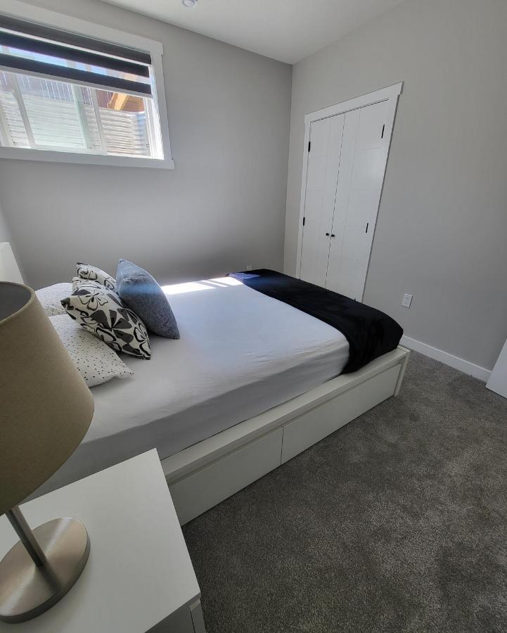 Luxury Suite In Calgary Nw Extérieur photo