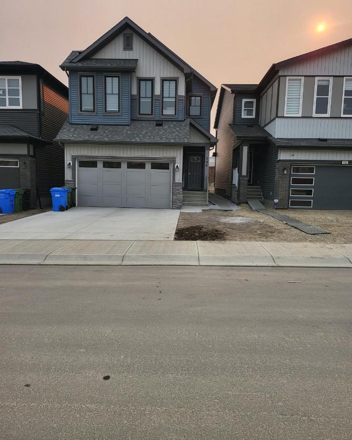 Luxury Suite In Calgary Nw Extérieur photo