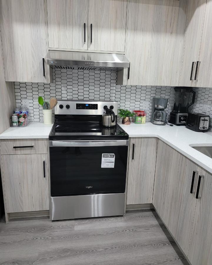 Luxury Suite In Calgary Nw Extérieur photo