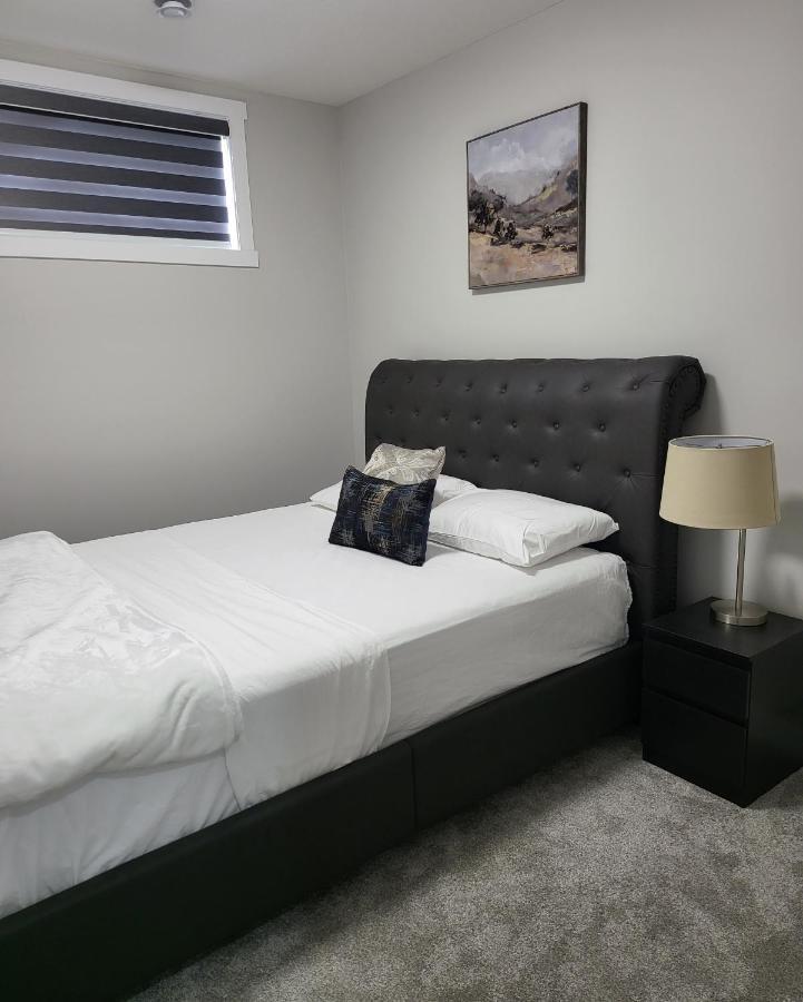 Luxury Suite In Calgary Nw Extérieur photo
