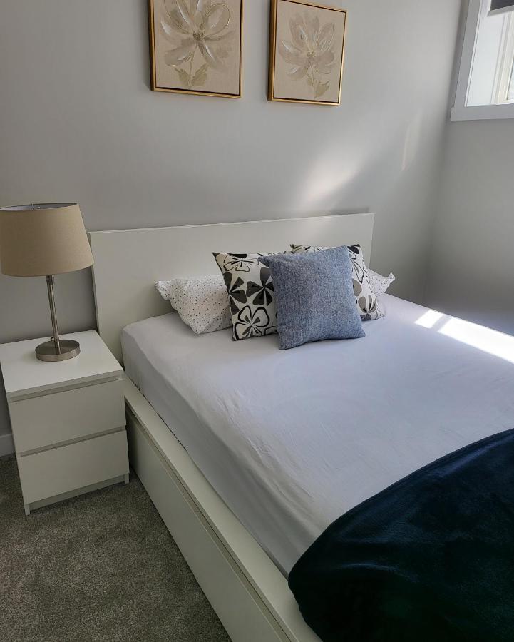 Luxury Suite In Calgary Nw Extérieur photo