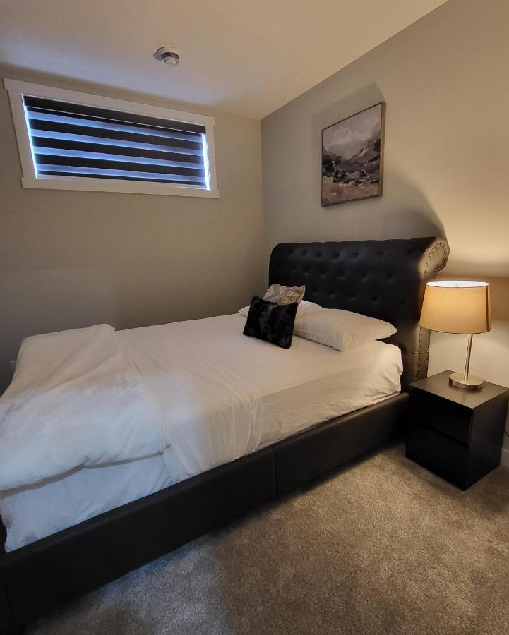 Luxury Suite In Calgary Nw Extérieur photo