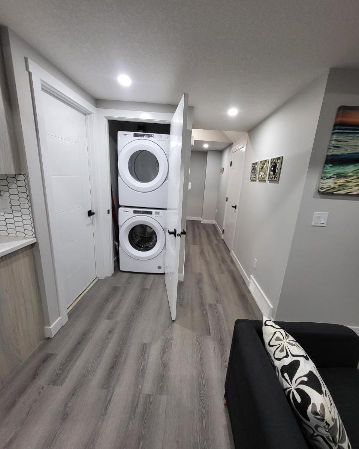 Luxury Suite In Calgary Nw Extérieur photo