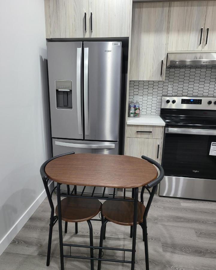 Luxury Suite In Calgary Nw Extérieur photo