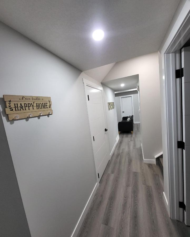 Luxury Suite In Calgary Nw Extérieur photo