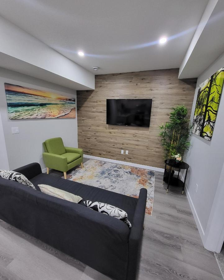 Luxury Suite In Calgary Nw Extérieur photo